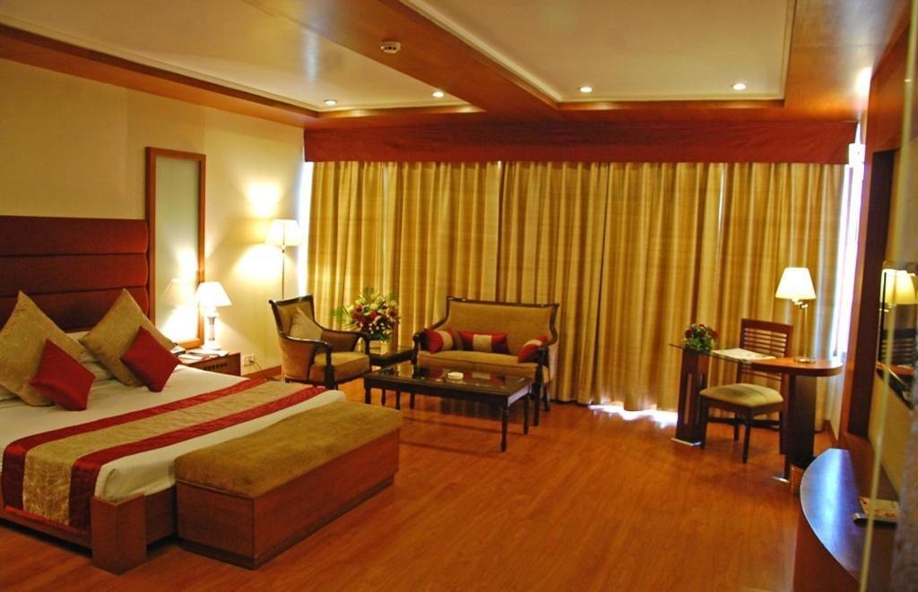 Hotel Shivalikview Chandīgarh エクステリア 写真