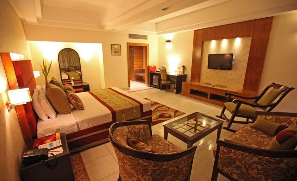 Hotel Shivalikview Chandīgarh エクステリア 写真