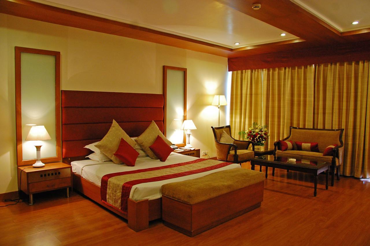 Hotel Shivalikview Chandīgarh エクステリア 写真